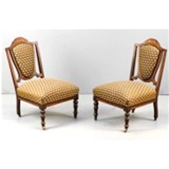 Twee mahoniehouten nursing chairs